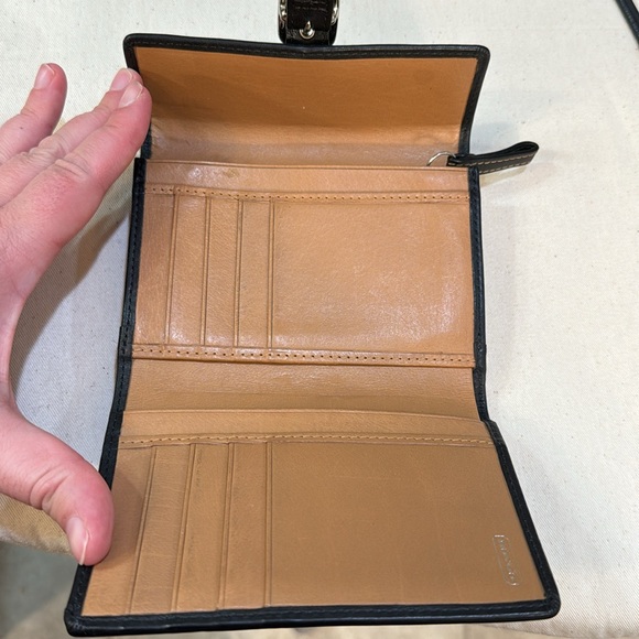 Coach Black leather wallet EUC - Picture 3 of 6